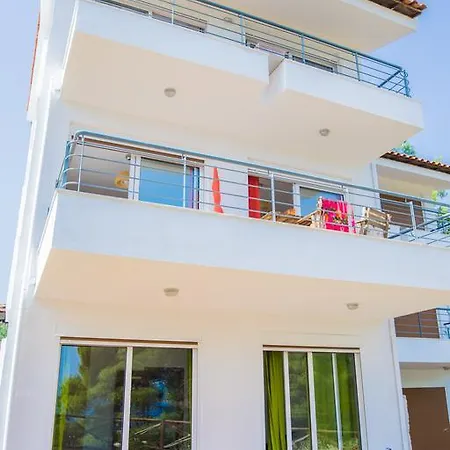 Apartment Maresi Homes *