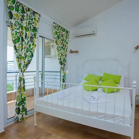 Apartment Maresi Homes